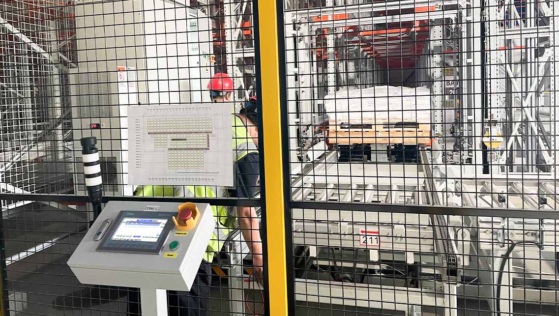 Hệ thống kho tự động cải thiện an toàn và tuân thủ quy định trong hoạt động kho hàng như thế nào?